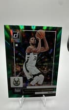 Giannis Antetokounmpo 2022 Panini Donruss card