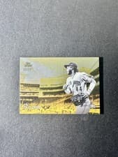 2025 Topps Black & White Golden Hour Elly De La Cruz #GH-20 card