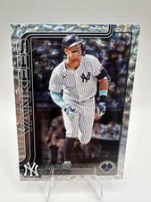 2025 Topps Aaron Judge #300 card