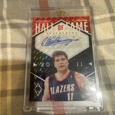 2023-24 Panini Phoenix Hall of Fame Autographs Arvydas Sabonis #HFA-AVD card