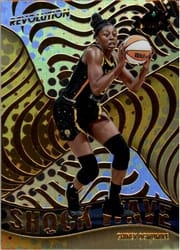 2022 Panini Revolution WNBA Shock Wave Chiney Ogwumike #15 card