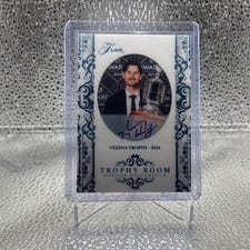 2025-26 Flair Trophy Room Autographs Connor Hellebuyck #TR-4 card