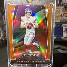 2019 Panini Chronicles Titan Daniel Jones #T3 card