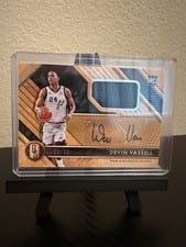 2020-21 Panini Chronicles Gold Standard Rookie Jersey Autographs Devin Vassell #GS-VAS card