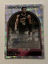 2025-26 NBA Hoops 1989 Hoops Signatures Donovan Mitchell #89S-DM card
