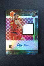 2021-22 Panini Illusions First Impressions Jersey Autographs Evan Mobley #FIJ-EVM card