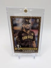 2025 Topps Heritage Fernando Tatis Jr. Color of the Year #118 card