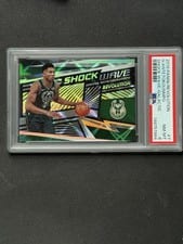 2019 Panini Revolution Shock Wave Giannis Antetokounmpo #7 card