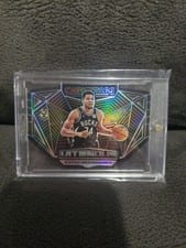2022-23 Panini Obsidian Vitreous Giannis Antetokounmpo #8 card
