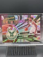 2022-23 Panini Revolution Prime Time Performers Giannis Antetokounmpo #19 card