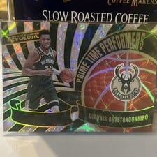 2023-24 Panini Revolution Prime Time Performers Giannis Antetokounmpo #4 card
