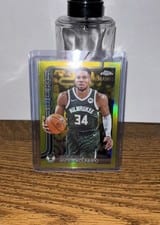 2025 Topps Chrome Giannis Antetokounmpo Yellow Refractor #137 card
