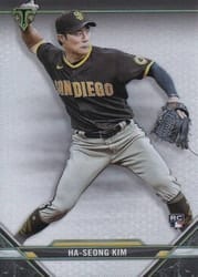 2021 Topps Triple Threads Base Set Ha-Seong Kim #81 card