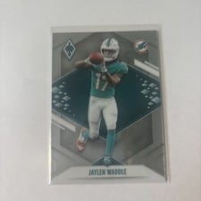 2021 Panini Phoenix Jaylen Waddle Fire Burst #106 card