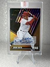 2022 Panini Chronicles Zenith Autographs Juan Soto #17 card