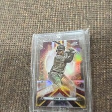 2023 Topps Cosmic Chrome Stella Nova Juan Soto #STN-10 card