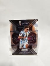 2022 Panini Prizm World Cup Phenomenon Julian Alvarez #30 card