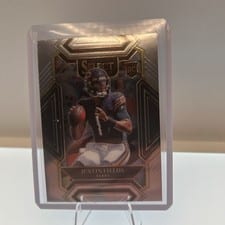 2021 Panini Select Justin Fields #250 card