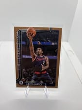 2025 Topps Kawhi Leonard Gold #142 card