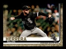 2019 Topps Update Kelvin Herrera Gold #US127 card