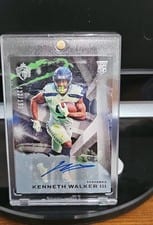 2022 Panini Chronicles Gridiron Kings Signatures Kenneth Walker III #GK-16 card