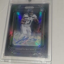 2022 Panini Chronicles Prizm Black Kenneth Walker III Signature #PB-19 card