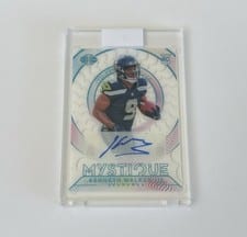 2022 Panini Illusions Mystique Autographs Kenneth Walker III #M-18 card