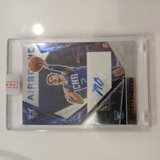 2020-21 Panini Chronicles Airborne Signatures LaMelo Ball #AIR-LMB card