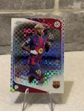 2025 Topps Chrome UEFA Lamine Yamal #10 card