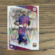 2025 Topps UEFA Lamine Yamal #10 card