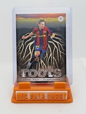 2025 Topps UEFA Roots Lionel Messi #RT-15 card