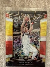 2018 Panini Select Luka Doncic Tri Color Prizm #25 card