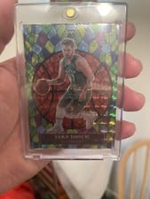 2020 Panini Mosaic Stained Glass Luka Doncic #9 card