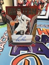 2024-25 Panini Totally Certified Gold Team Signatures Luka Doncic #13 card