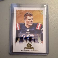2021 Panini Chronicles Gridiron Kings Signatures Mac Jones #GK-5 card