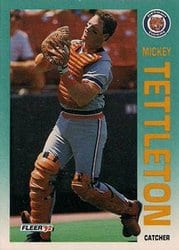 1992 Fleer Base Set Mickey Tettleton #147 card
