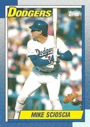 1990 Topps Base Set Mike Scioscia #605 card