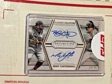 2022 Topps Definitive Collection Dual Autograph Collection Mike Yastrzemski / Brandon Crawford #DAC-CY card