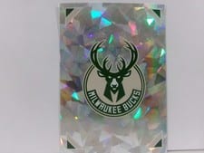 2021-22 Panini NBA Sticker & Card Collection (Brazil) Base Set Milwaukee Bucks Team logo #222 card