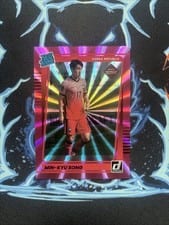 2021 Panini Donruss Road to Qatar Min kyu Song Pink Laser #189 card