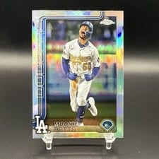 2025 Topps Chrome Mookie Betts Image Variation #50 card