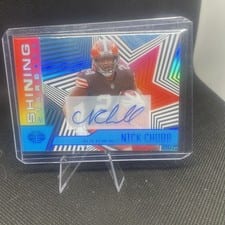2021 Panini Illusions Shining Stars Signatures Nick Chubb #SS-5 card