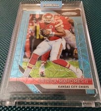 2018 Panini Prizm Patrick Mahomes II Lazer Prizm #102 card