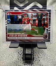 2021 Donruss Elite Field Vision Autographs Patrick Mahomes II #FV5 card