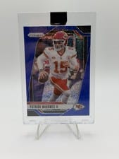 2024 Panini Prizm Patrick Mahomes II Blue Sparkle #138 card