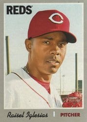 2019 Topps Heritage Base Set Raisel Iglesias #320 card