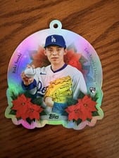 2025 Topps Holiday Oversized Die-Cut MLB Ornaments Roki Sasaki #OO-1 card