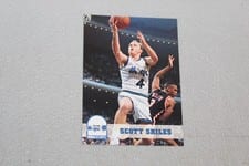 1993-94 Hoops Base Set Scott Skiles #158 card