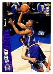 1996-97 Collector's Choice Base Set Tyus Edney #136 card