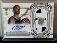 2023-24 Topps Royalty Regalia Relic Signatures Victor Wembanyama #RRS-VW card